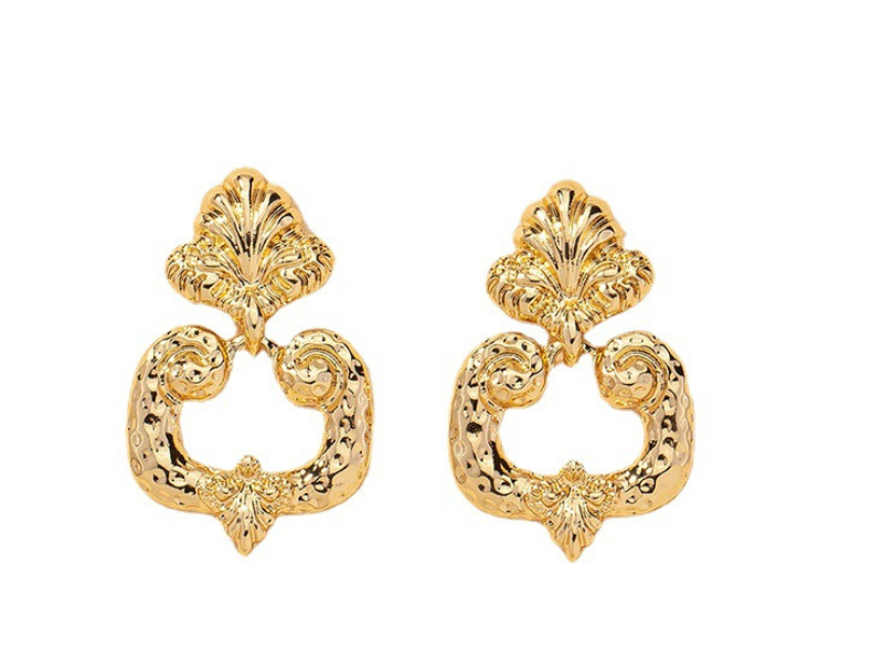 The Desi Drop Earrings are a mesmerizing pair of earrings that will take you from day to night. The perfect marriage of minimalist yet elegant style. Perfect to make a statement day or night. They feature 14ct gold-plated components the Desi Drop earrings won’t tarnish or fade. Comes in a choice of gold or silver.. thejewelled.au